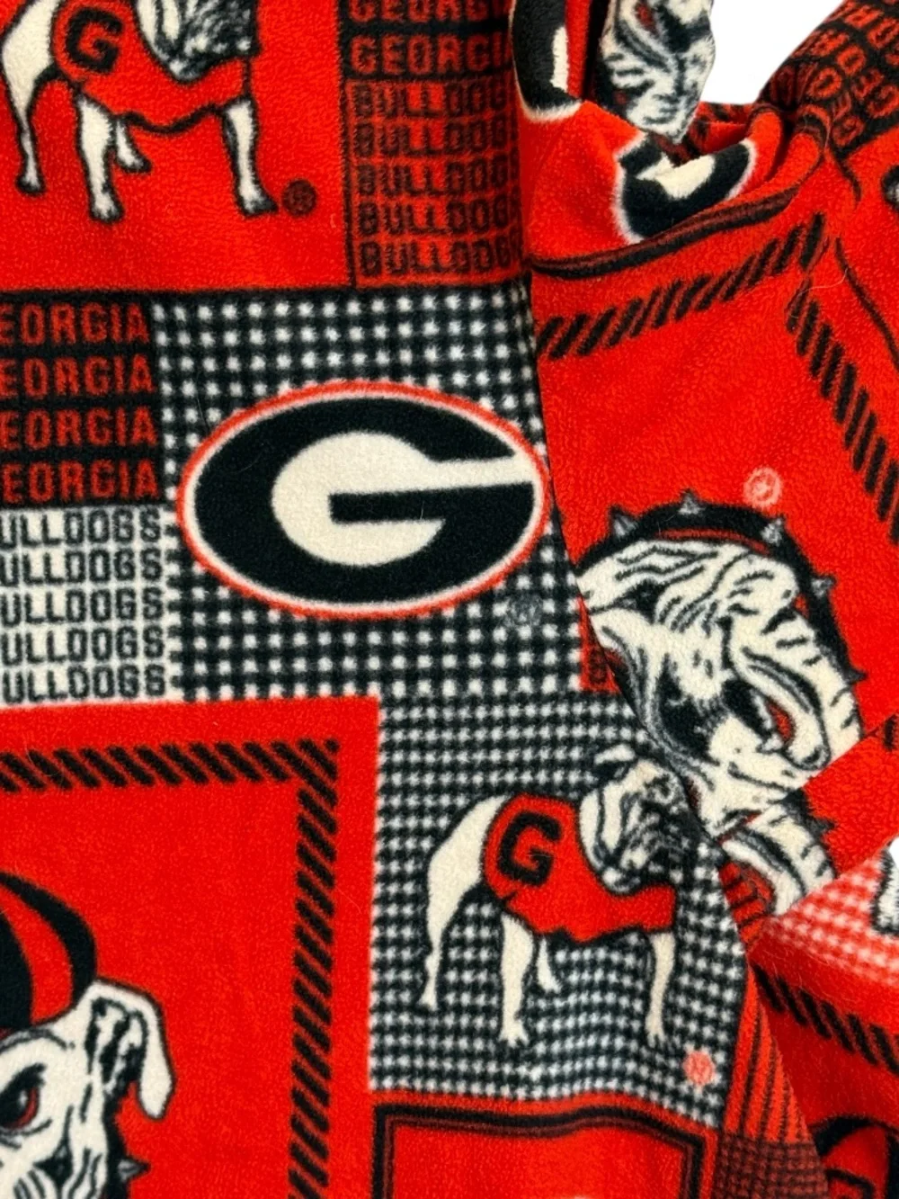 University of Georgia UGA DAWGS Bulldogs Red Team Logo Snuggie Wearable Blanket
